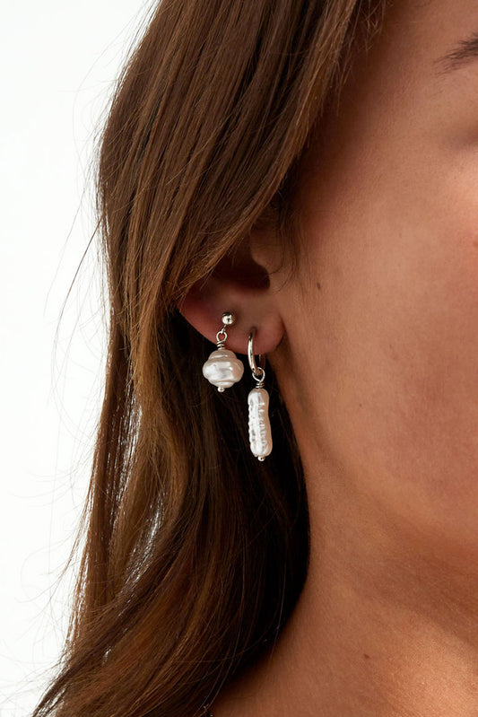 Oorbellen met langwerpige parel - zilver