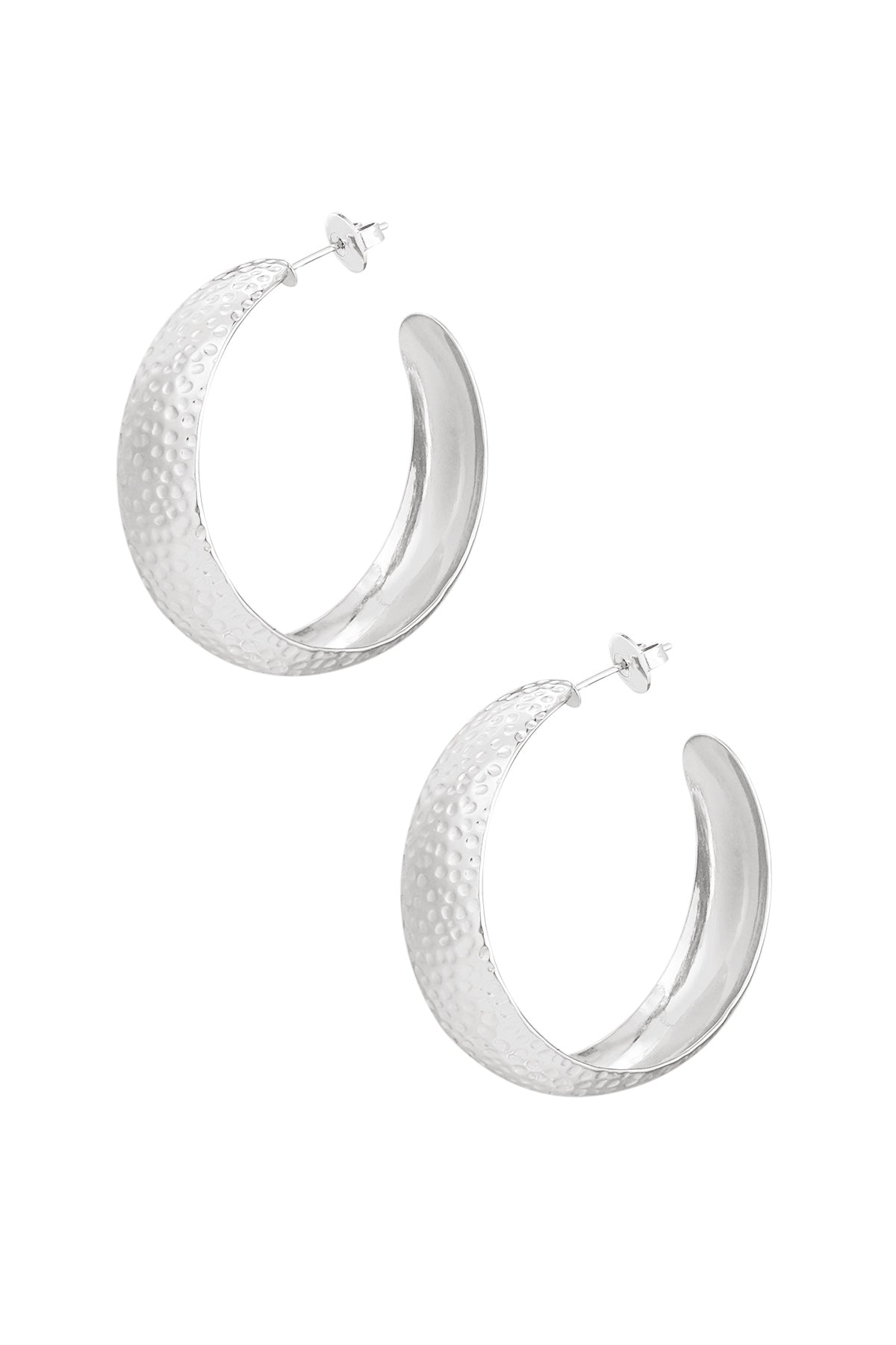 Grote ronde oorbellen met bubbly structuur - zilver